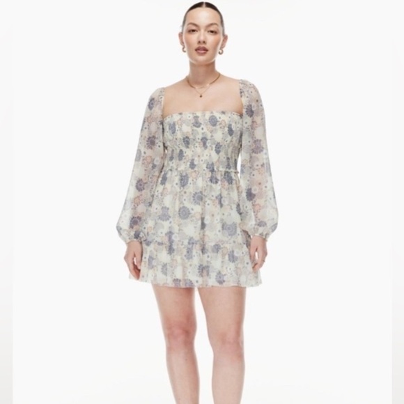 WILFRED x ARITZIA Tempest Butter Floral Smocked Mini Dress Size Medium - Picture 2 of 16